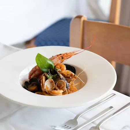 Otel Kiss Beachfront & Restaurant Cervia