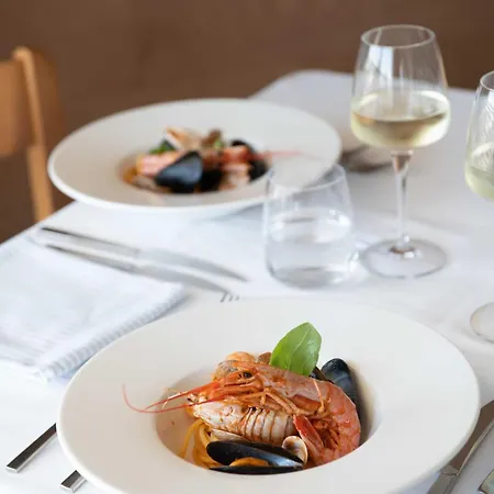 Kiss Beachfront & Restaurant Otel Cervia