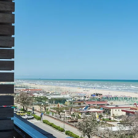 Kiss Beachfront & Restaurant Otel